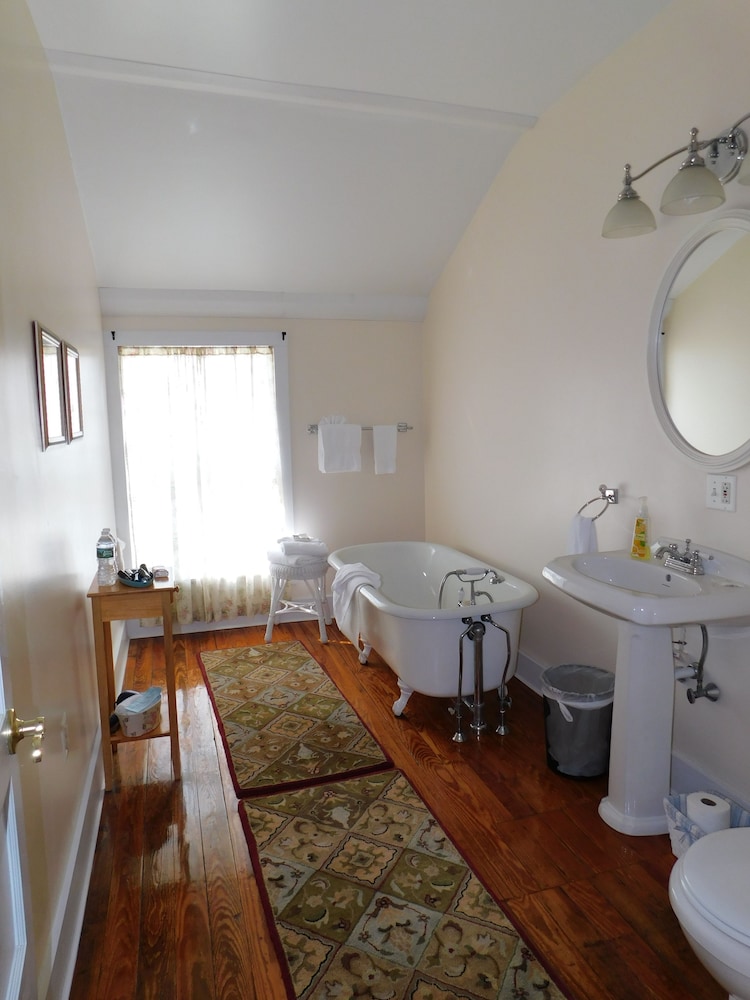The Rosemont Inn