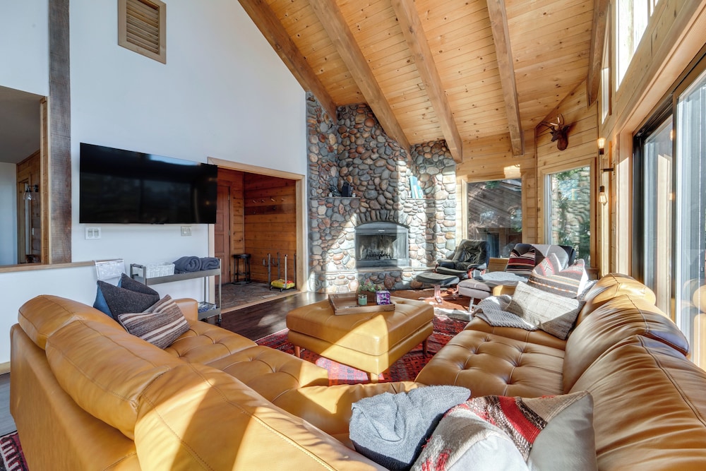 6 Mi to Ski Slopes! Family Tahoe Cabin w/ 3 Decks