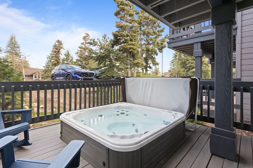 Ridgepoint - Three Bedroom with Spa #128 3 Condo