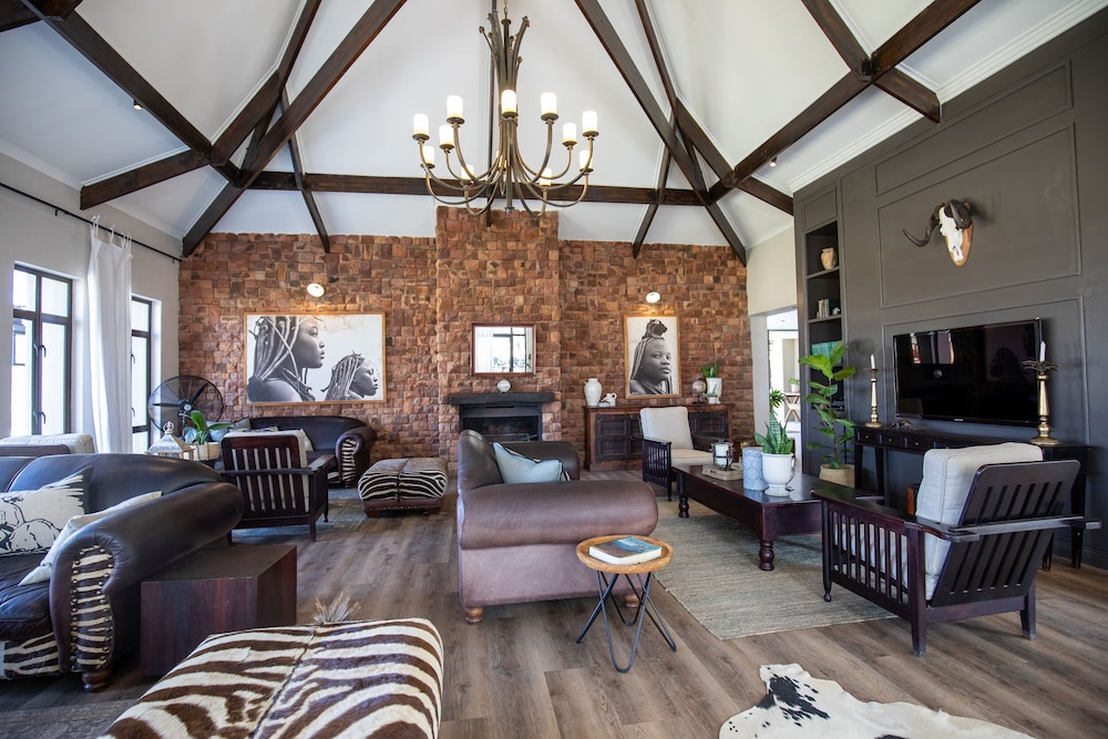 Otjiwa Safari Lodge