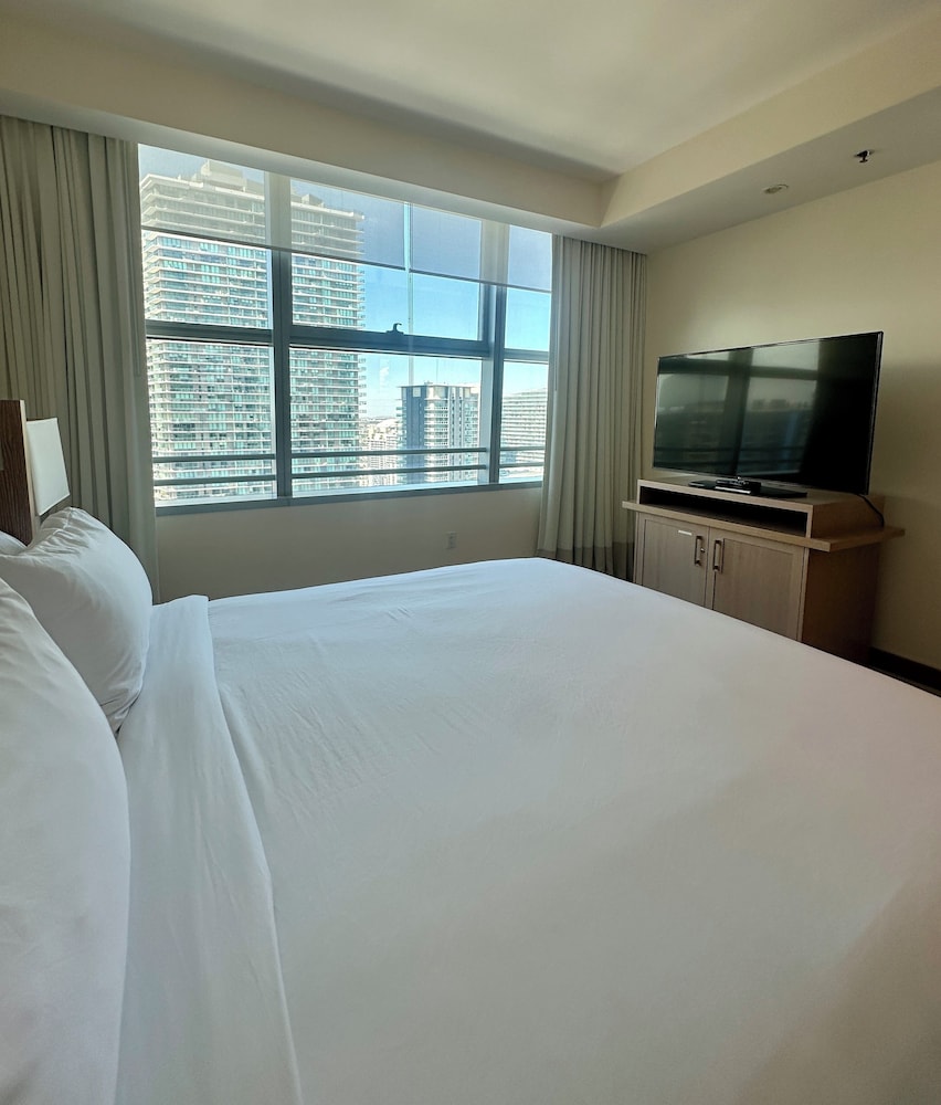Brickell Sea View 2BR Free Parking by Palermo Home