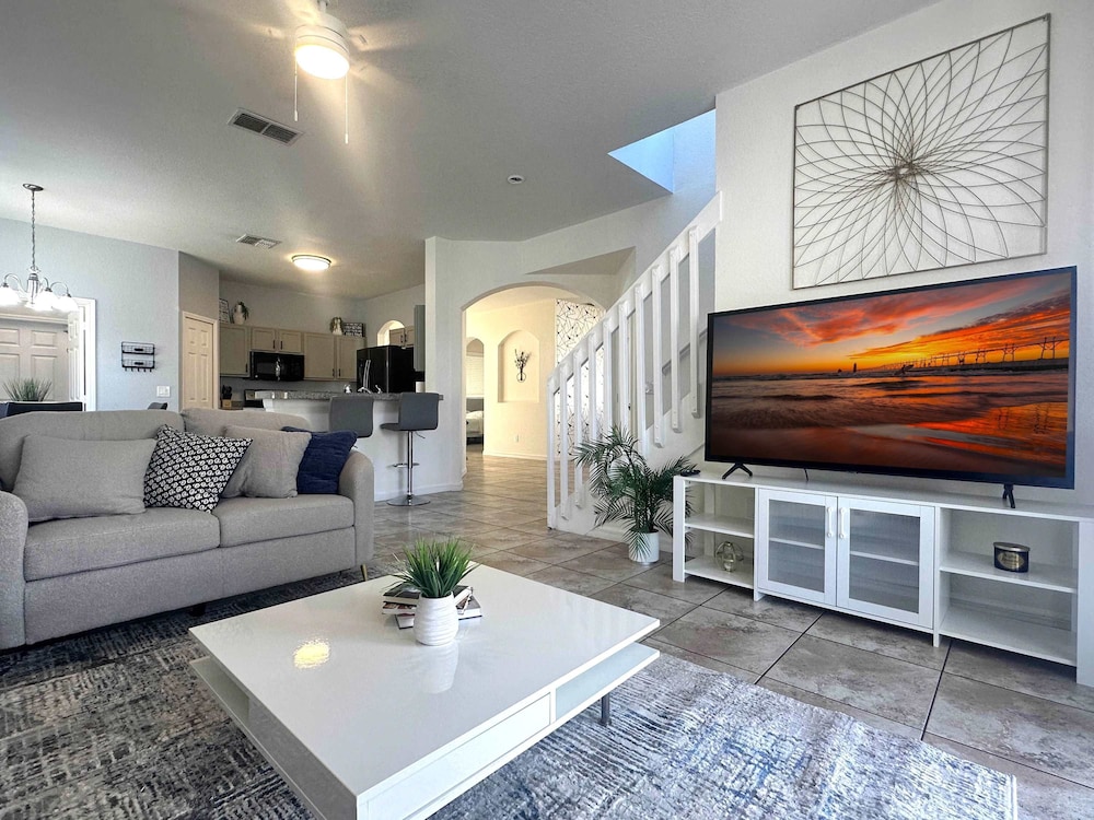 Family Villa 5 Bedroom Near Disney World