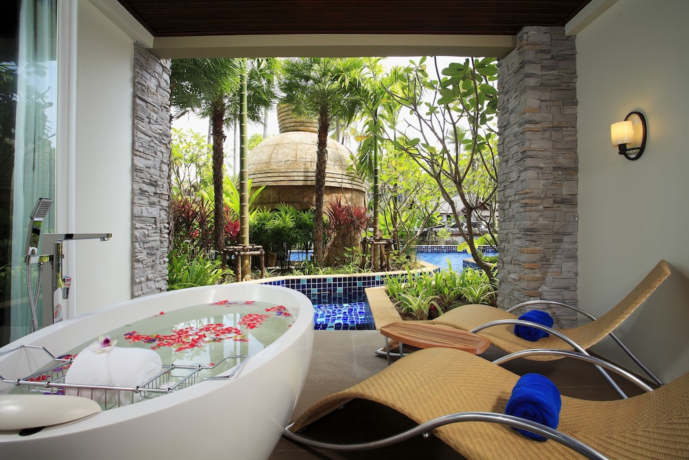 Graceland Khaolak Beach Resort