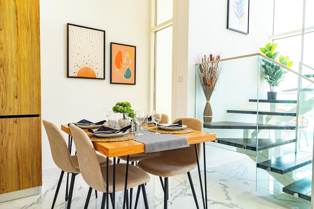 Bloomfields Spacious 2BR Duplex in Oasis