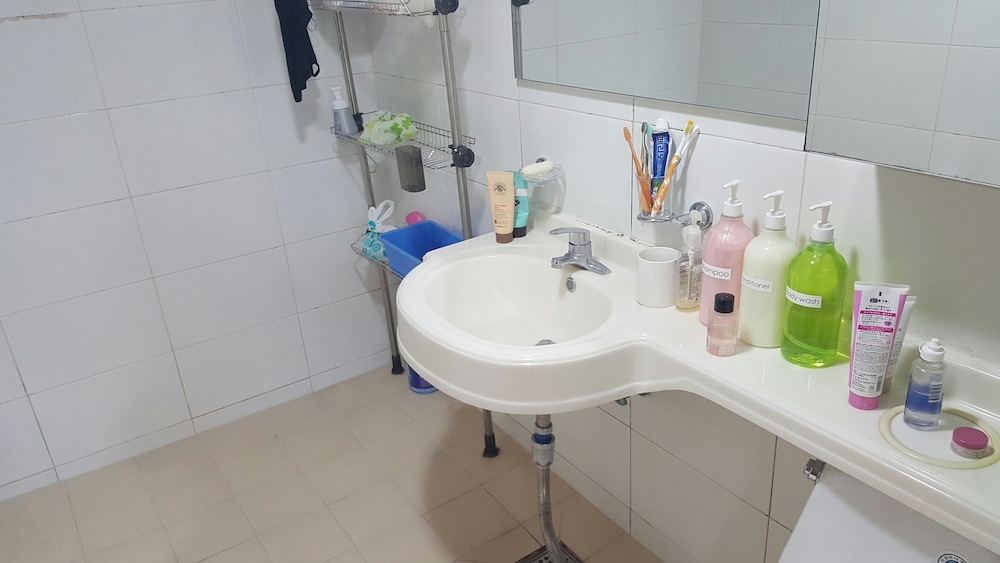 Happy Tree Guesthouse - Hostel