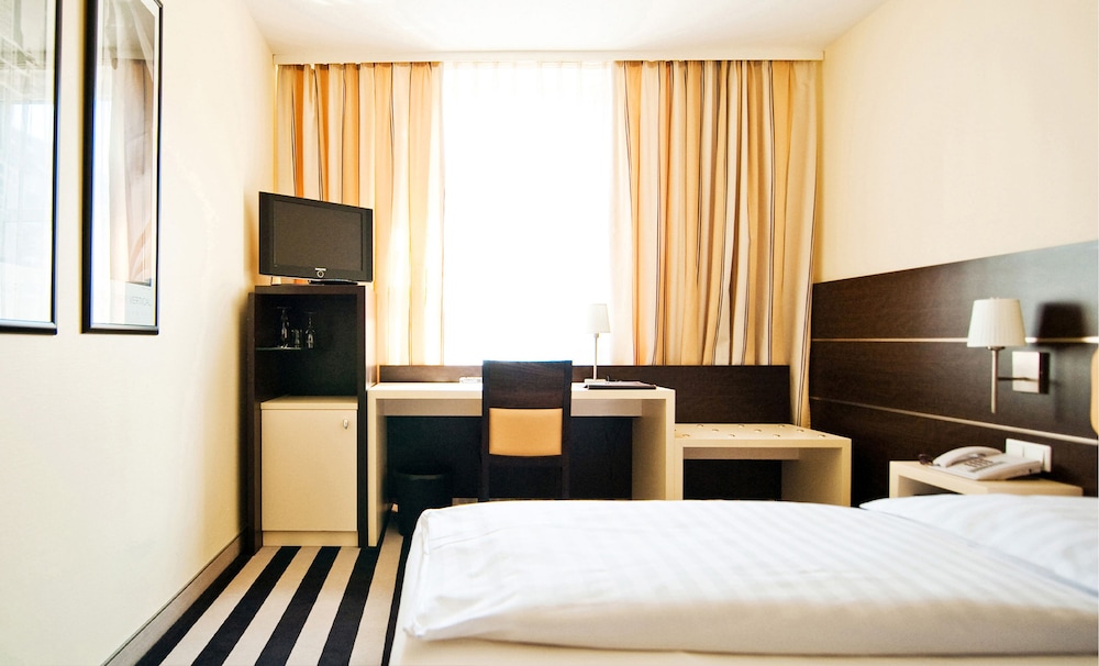 Frankfurt Vacations - Bristol Hotel Frankfurt - Property Image 53