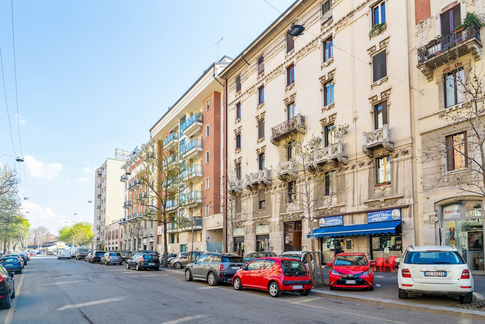 JOIVY Warm Flat For 3 In Isola, 10 Min To Centre