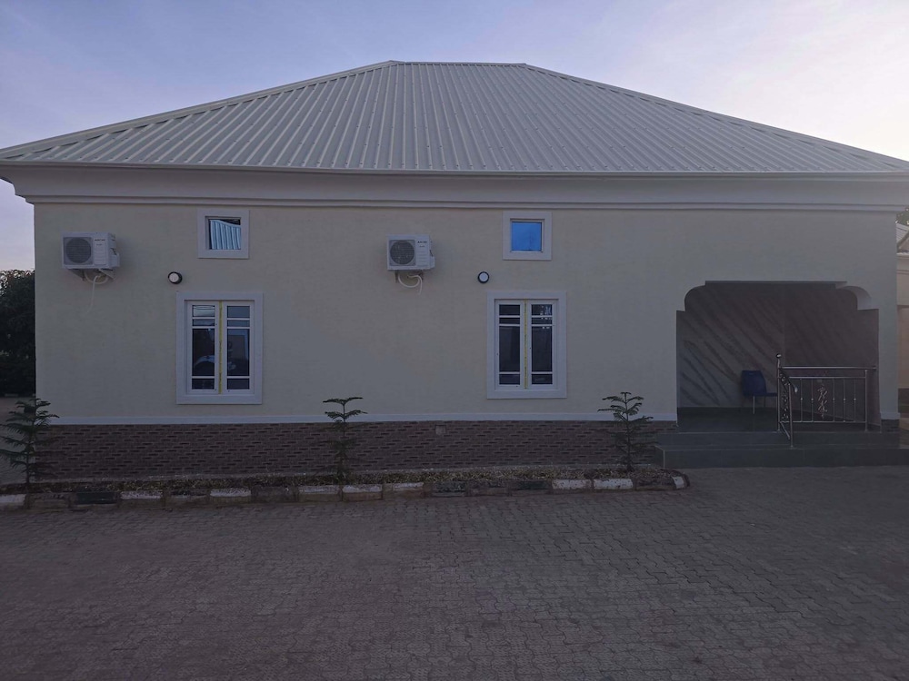 Laylah Suites and Apartment