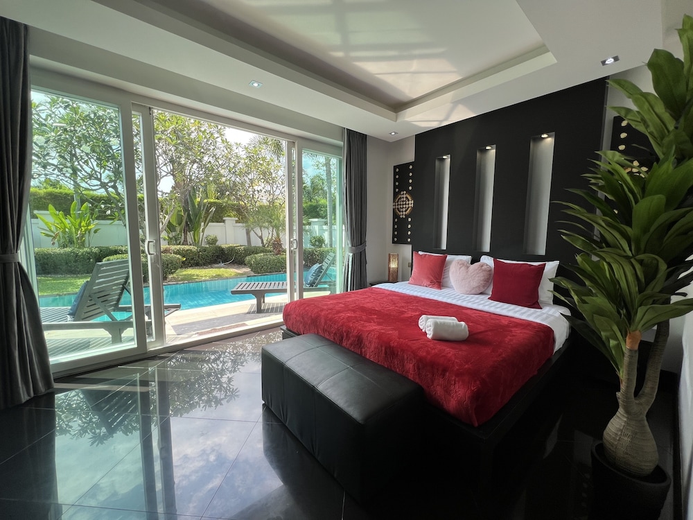 Hollywood Pool Villa Jomtien Pattaya