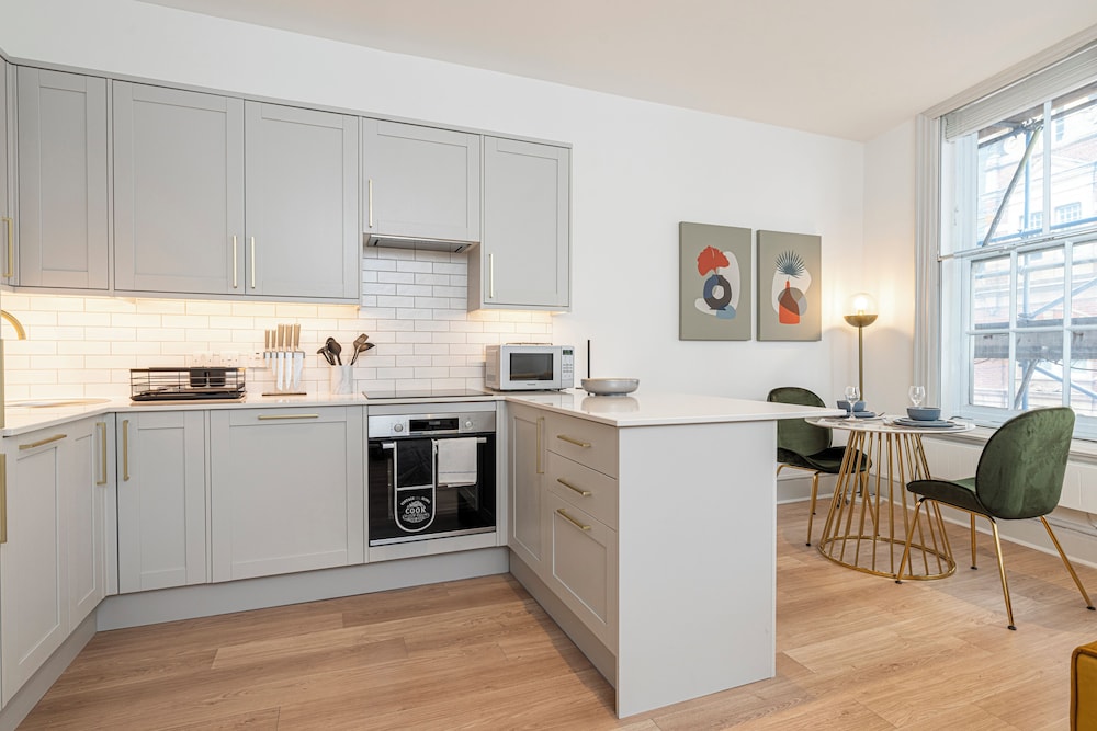 JOIVY Stylish 1 bed flats in Soho