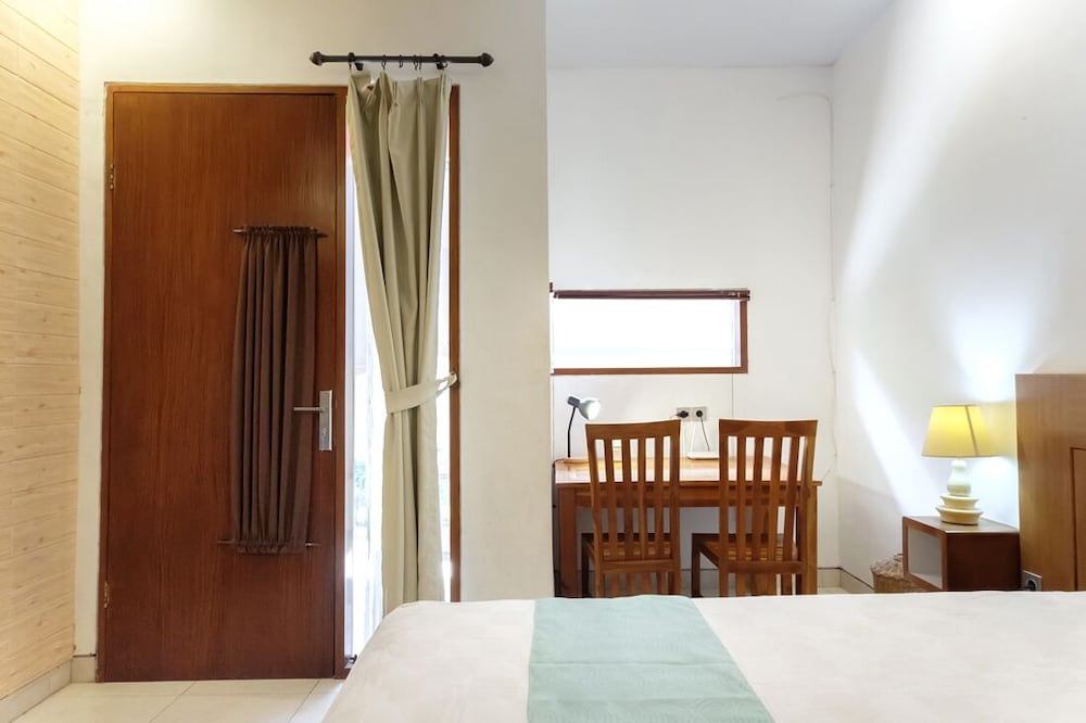 TwoSpaces Living at Saren Guest House view 5