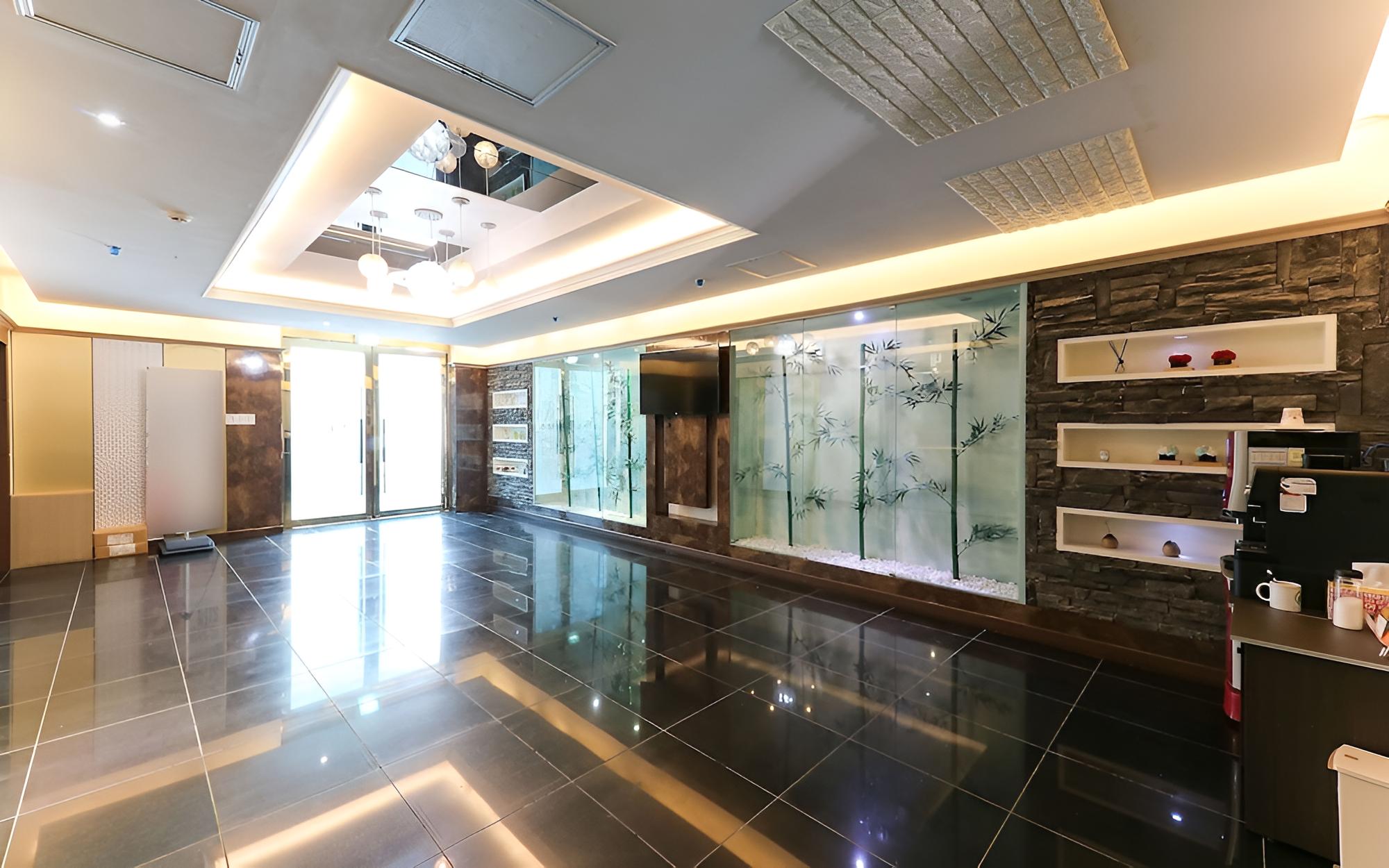 Asan Crystal view 3
