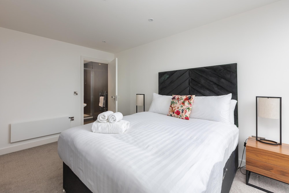 Stylish Flat for City Living view 4