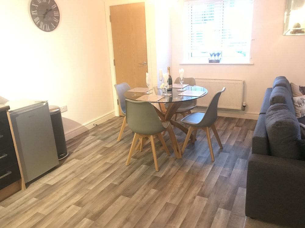 2-bed Apartment Sleeps 4 With Garden view 2