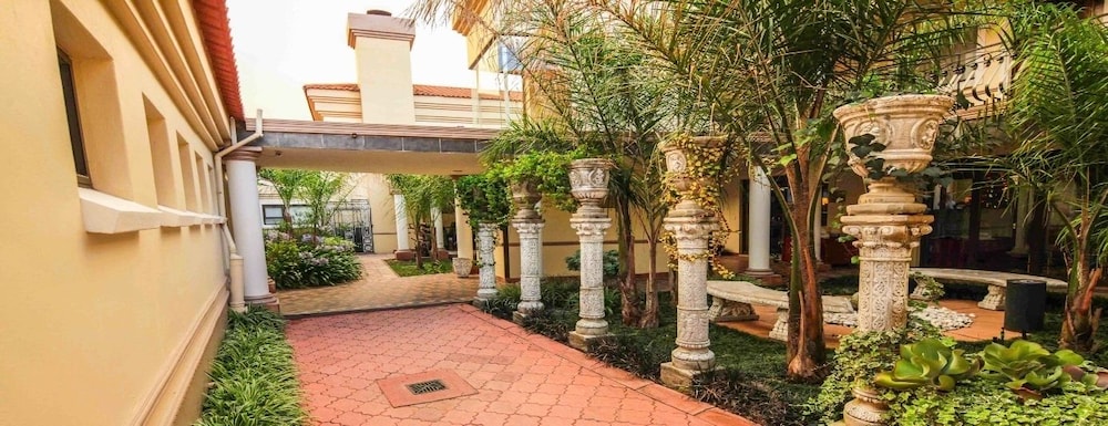 Caesars Guesthouse & Conference Centre
