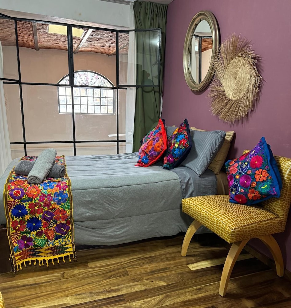 Homestal California Hostal Tlaquepaque