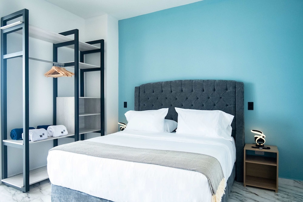w Vibrant 1BR w Ocean View Near C Amurallada