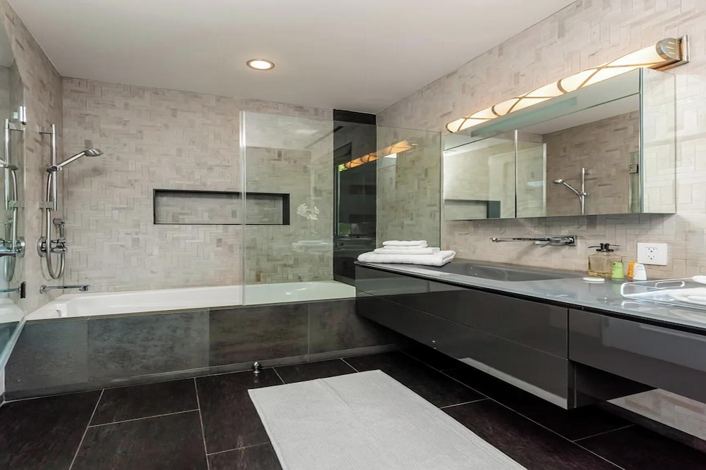 Alta Royale - Exquisite Designer Retreat Near Soho House & Rodeo Drive