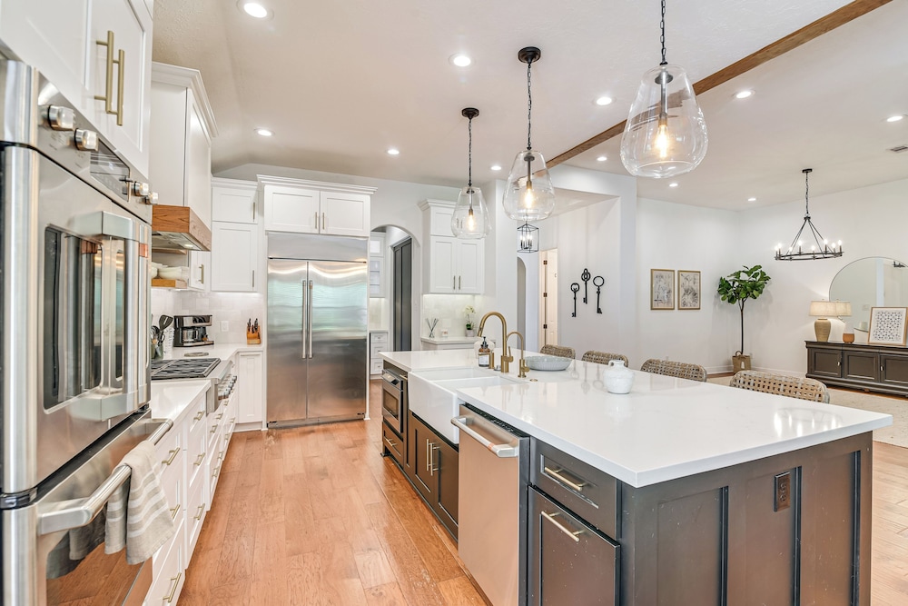 Pool & Hot Tub: Family-friendly Houston Area Home!
