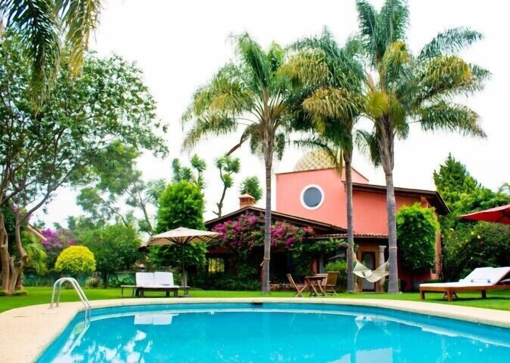 Hotel Las Cúpulas Pequeño Gran Hotel - Image 1