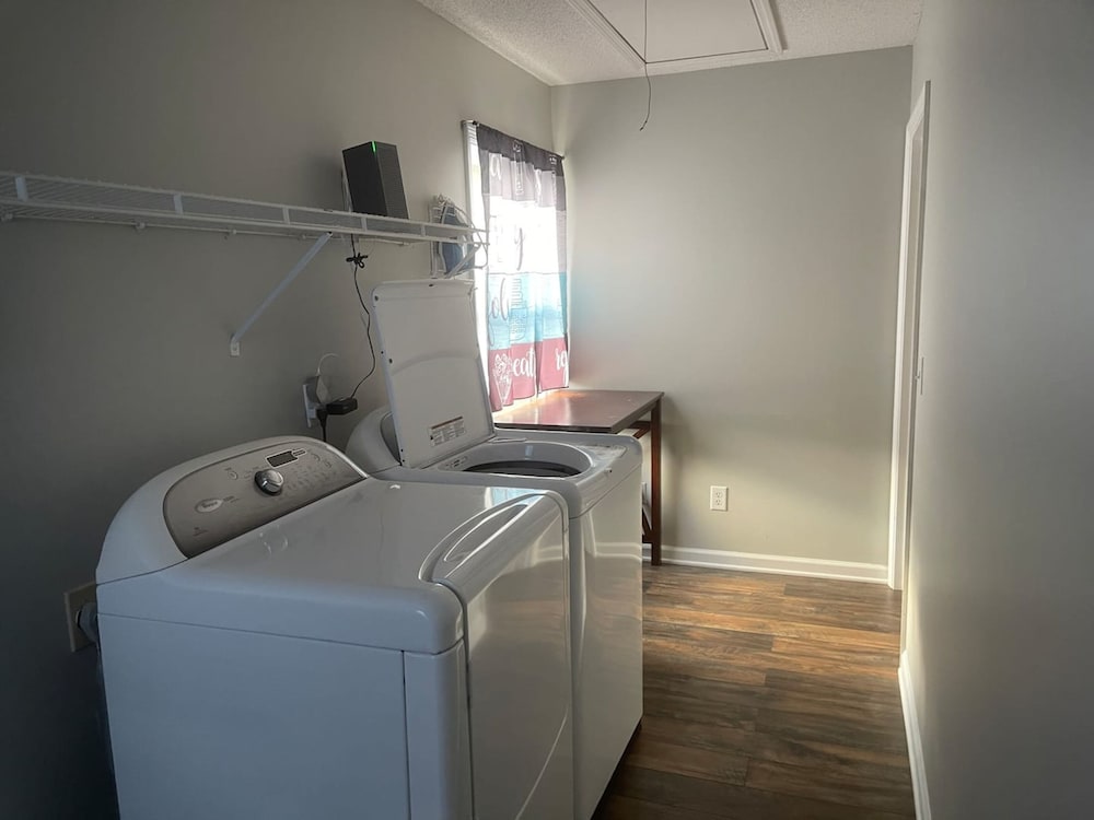 Oak Island 4BR Retreat