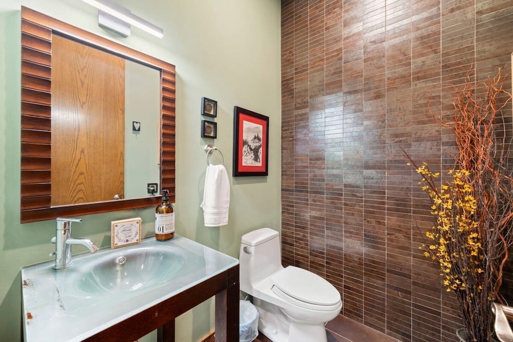 Zen Oasis of Elegance Expansive Executive Home