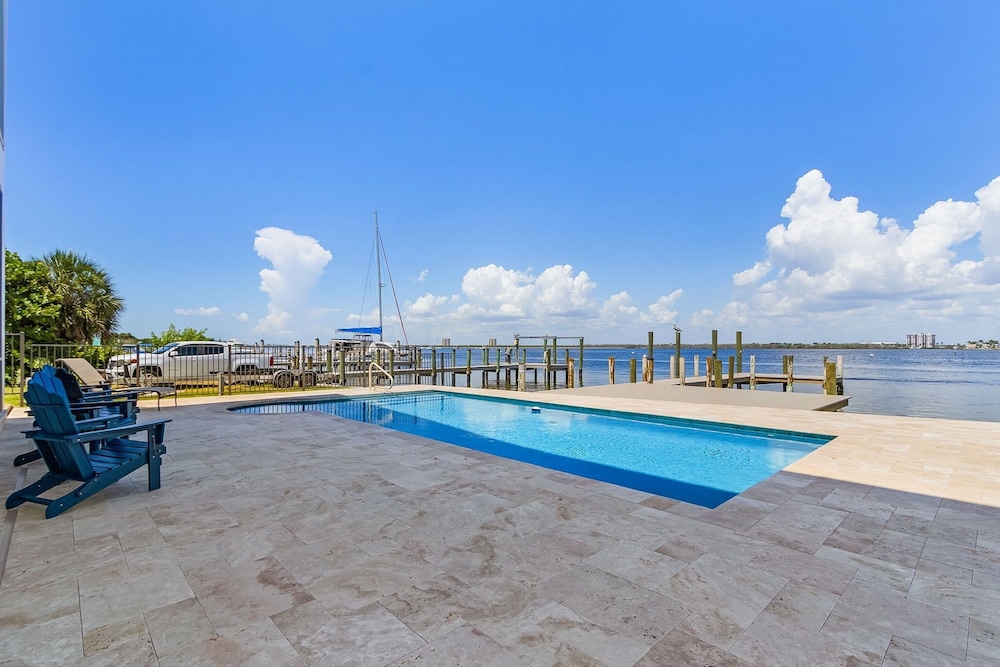 319 Bay & Beach Blessings: Pool Home W/ Water Views! 4 Bedroom Home