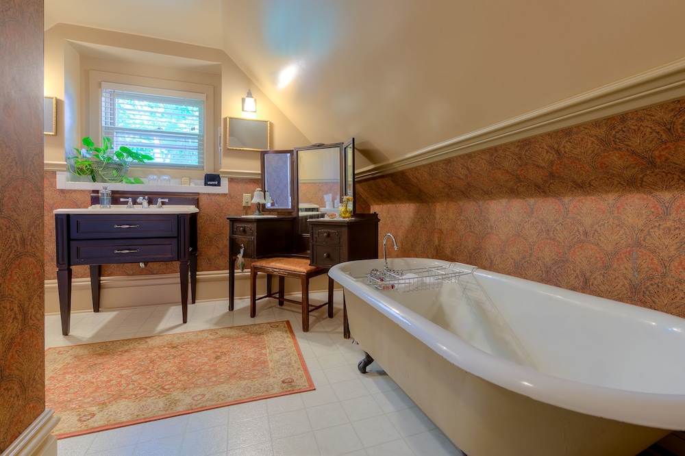Sanders - Helena's Bed and Breakfast