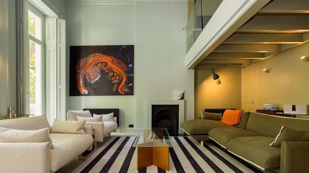 Beautiful Paddington Loft-style Apartment