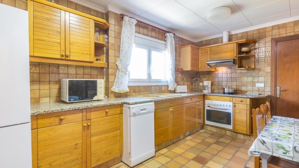 Del Pi in Blanes With 4 Bedrooms and 3 Bathrooms