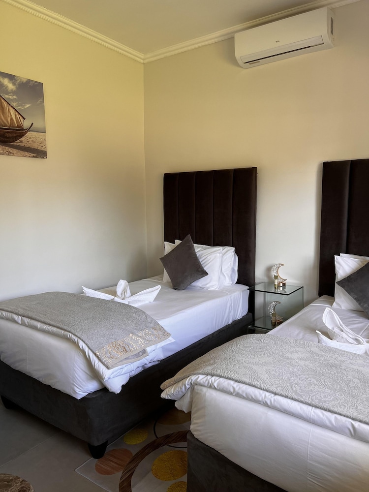 Victoria Falls Estate Villa - 2274