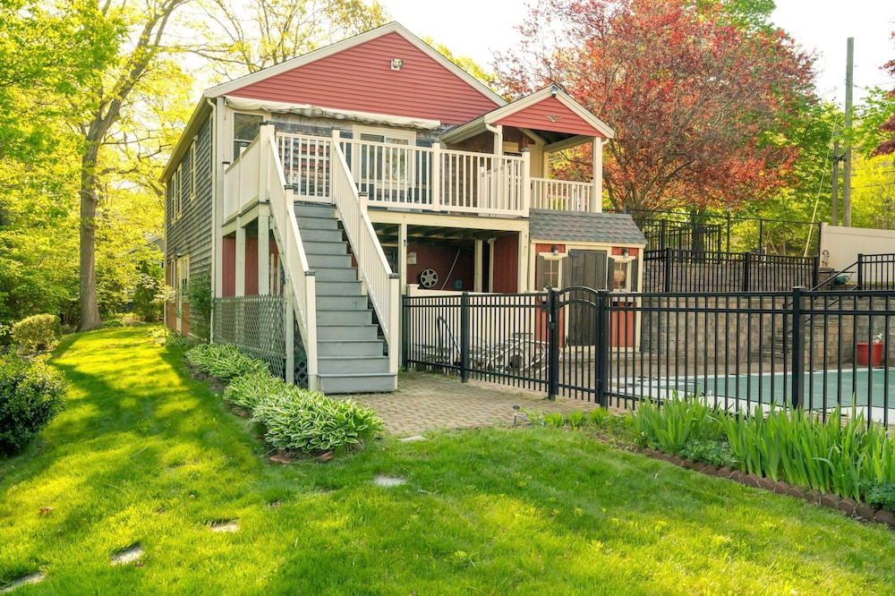 Coastal Comfort With Stunning Harbor Views 3 Bedroom Home