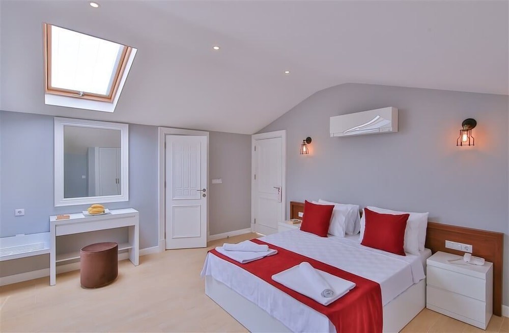 Lale Hotel - Image 10