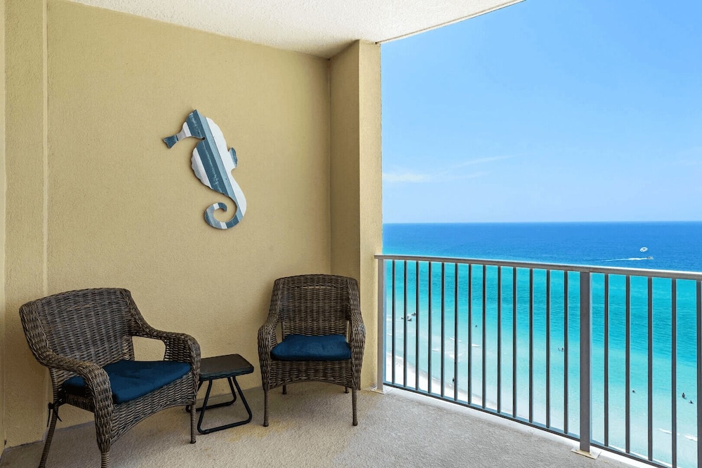 Emerald Isle Resort 1409 Beachfront Access + Chairs Incl Pool, Ocean Views