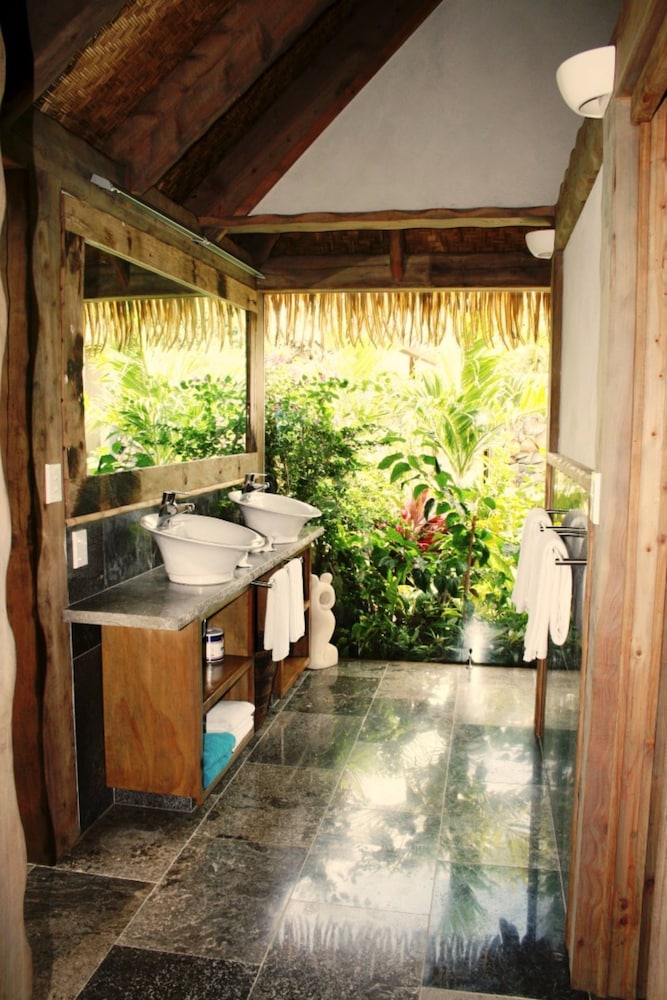 Aitutaki Escape