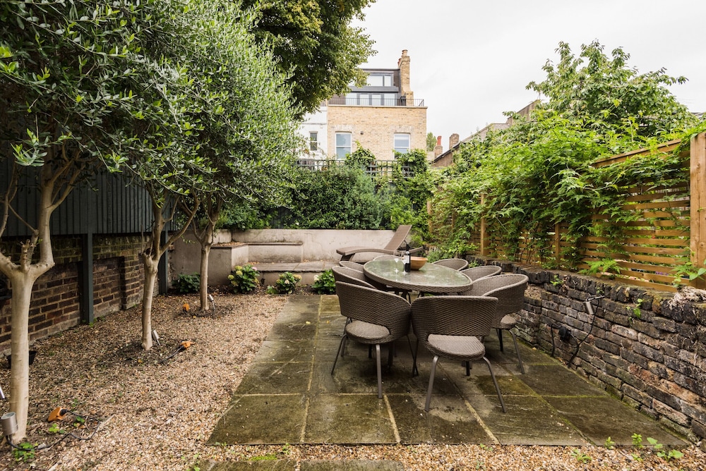 outdoor bbq area