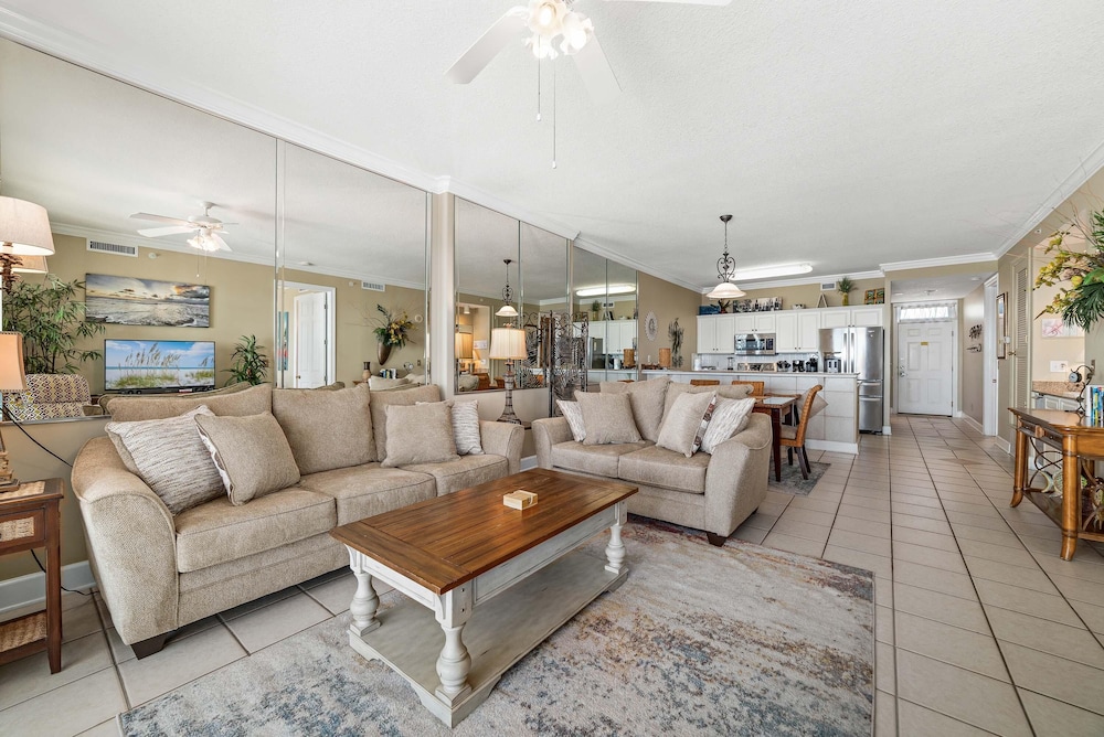 Regency Isle 710