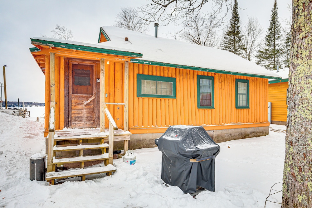 South Twin Lake Cabin w/ Seasonal Dock & Slip!