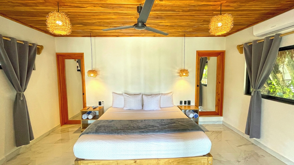 Hotel Isabella Bacalar Front Lagoon
