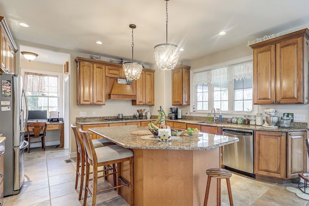 3 Mi to Shore: Spacious Gem w/ Yard in Cape May