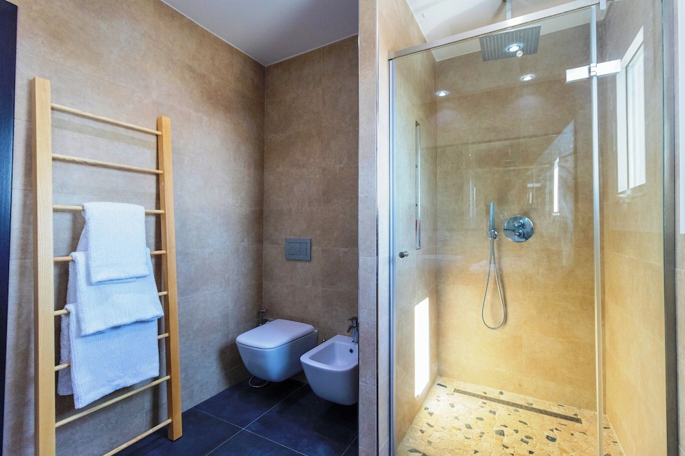 Kbel sea View Villa, Private Pool, Sleeps8, Garden