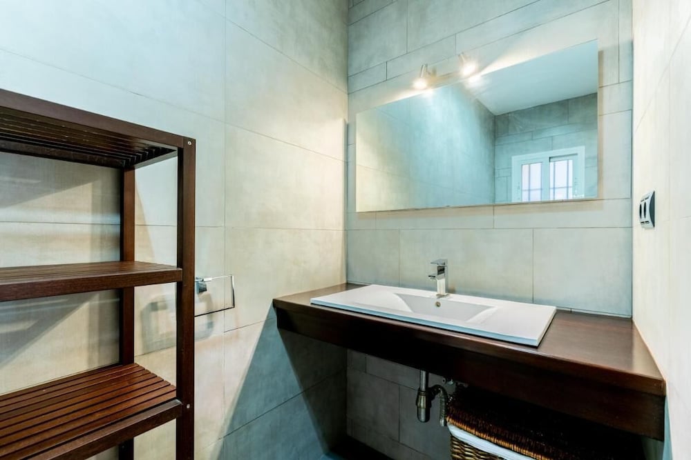 Charming Apartment in El Arenal, Sevilla's Heart