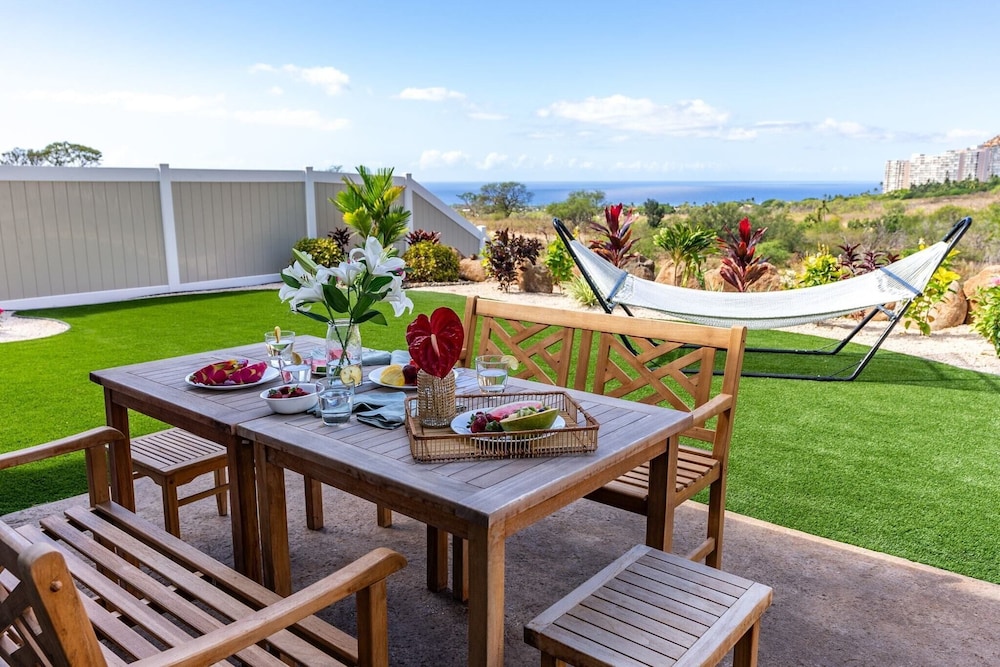Ocean Views, Modern New Build, Yard 10min to Beach Ocean Escape by Avantstay view 5