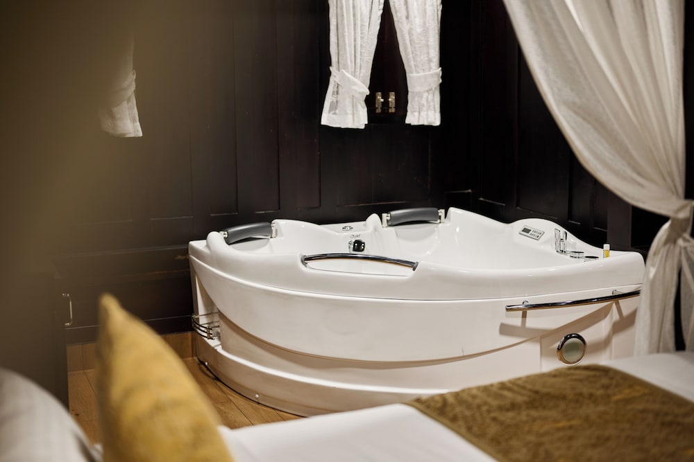 Maliekal Heritance Cherai