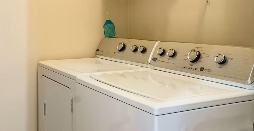 Pavilion Palms 205b