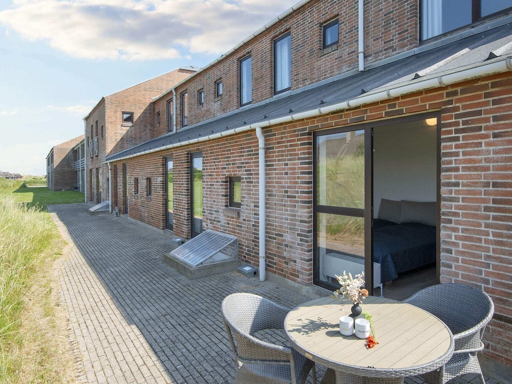 Apartment With Shared Kitchen in Vederso
