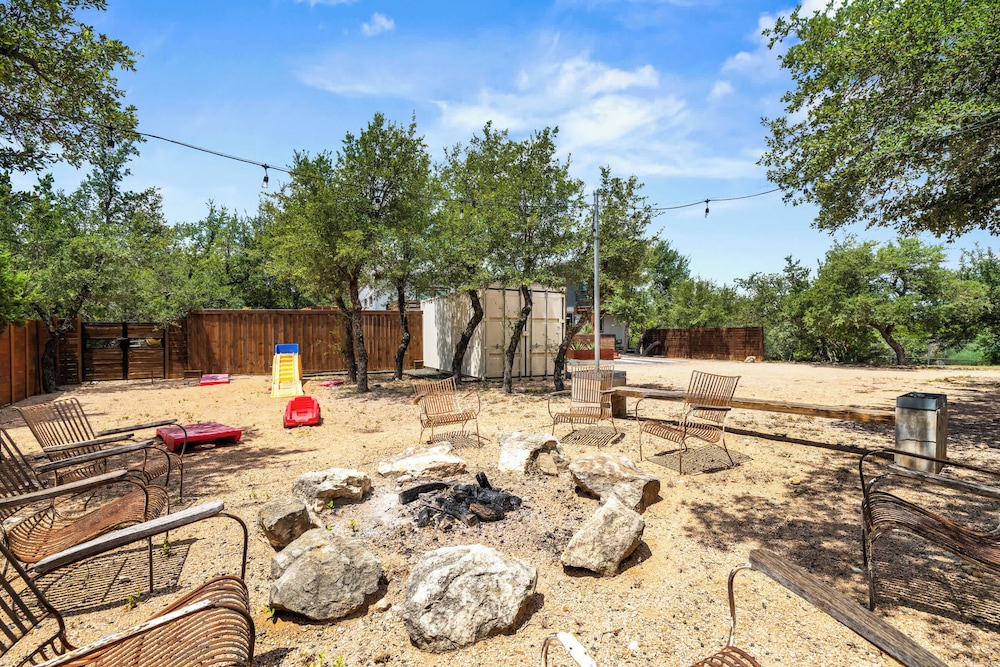 Contemporary 3BR Country Gem Swim Spa Fire Pit