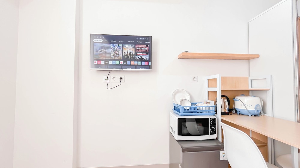 Stunning Studio Room (No Kitchen) at Bandaraya - Tallasa City Makassar Apartment