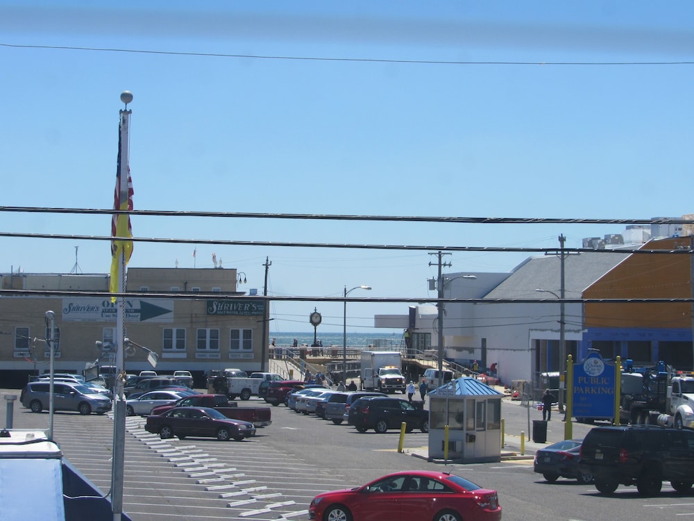 The Coral Sands Motel