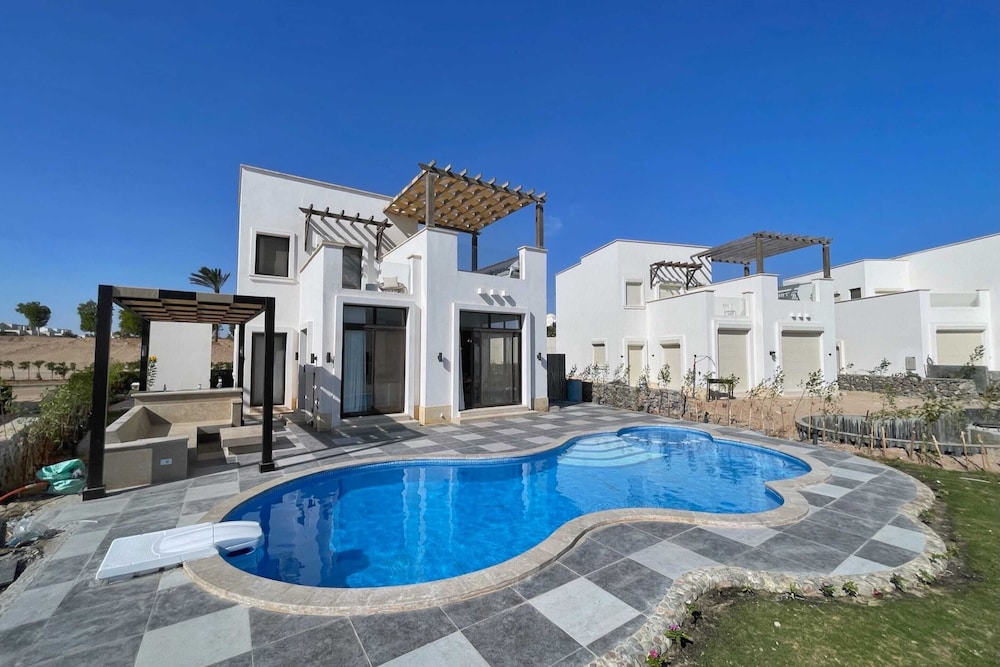 Xuru Stays I Haute & Hand-picked 4bdr Villa Private Pool